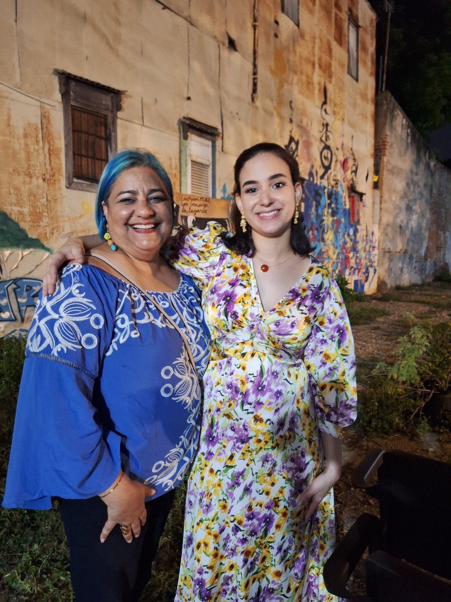 ¡Aquí estamos con la candidata a regidora más joven de la historia política electoral de la República Dominicana, Amelia Santana! Por la C-3 de Santiago. @O_Democratica 
#HagamosQueSuceda
#MásBuenaPolitica