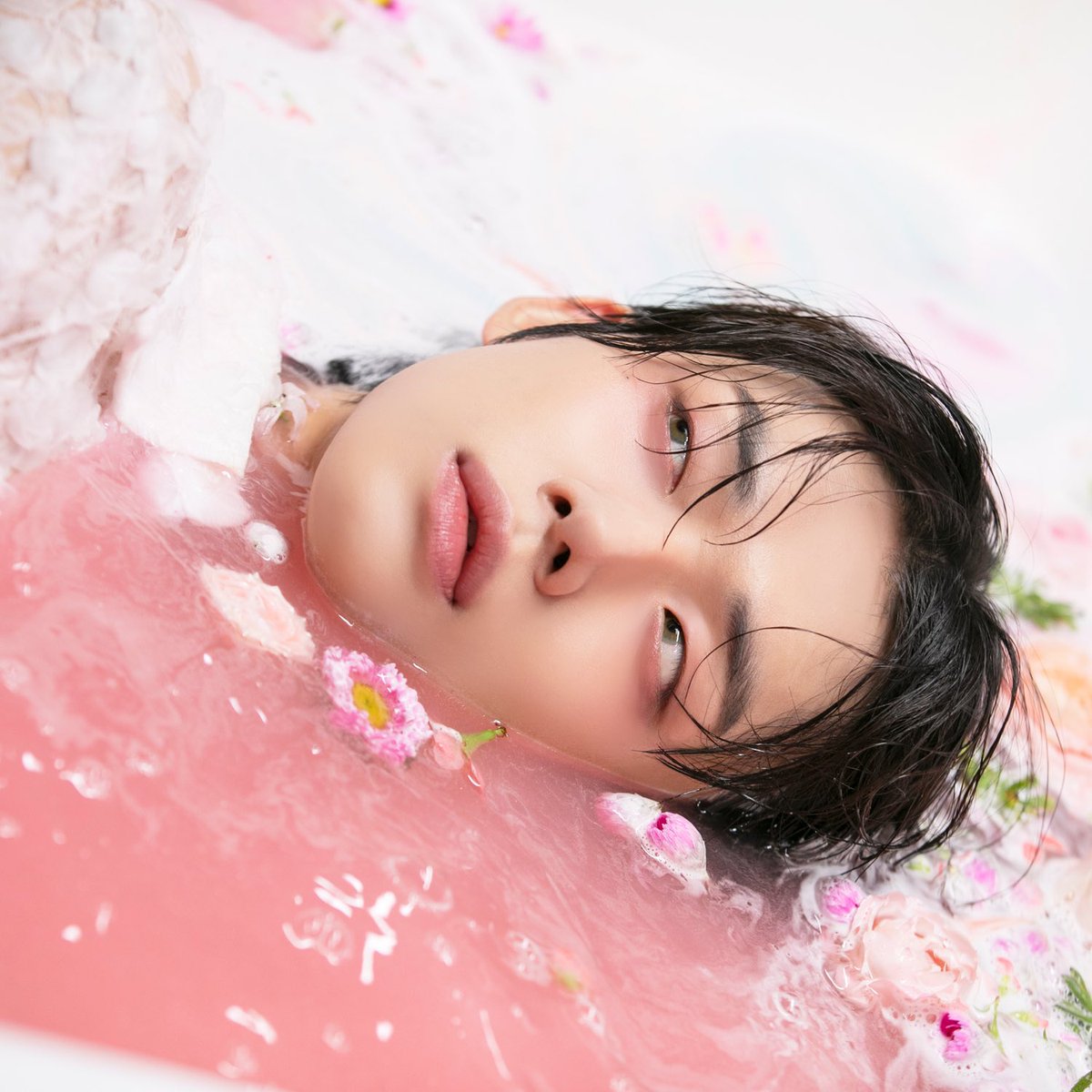 sinki0913's tweet photo. 『SWEET』JACKET SHOOTING MAKING PHOTO 2 #연준 CUT https://t.co/VvKJ7W7KbO