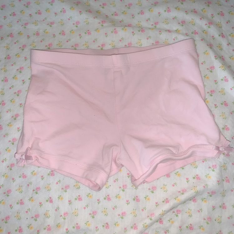 sheloveslacey's tweet photo. what clothes are you guys starving for? im starving for these 😏 https://t.co/HhY4AmoqoT