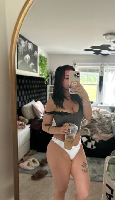 Thanks for the coffee 💋 https://t.co/68TqoMOxiE