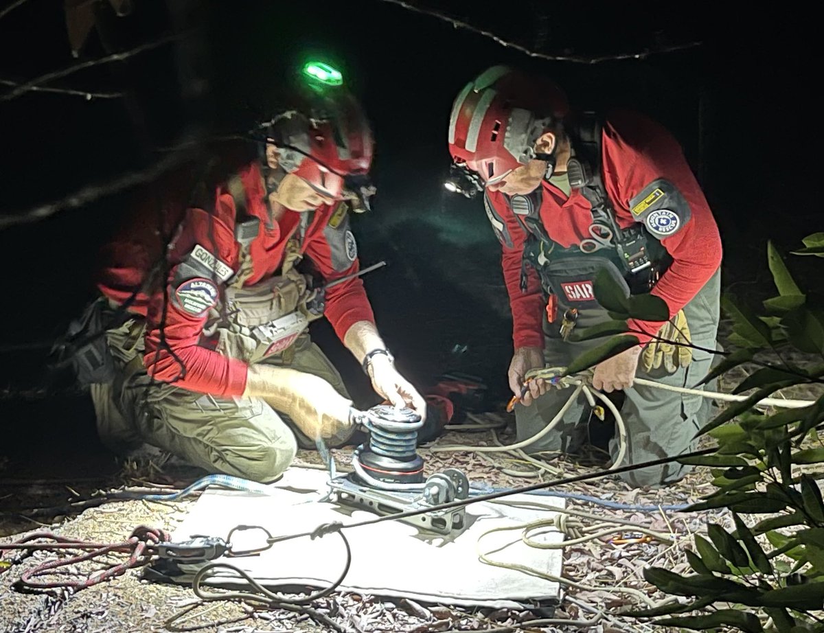LasdDan's tweet photo. The 80 pound golden retriever, Maddie was finally brought up after falling over 100' off a steep hillside. She had her back leg stuck in fallen tree log. Maddie was rushed her off to the vet to make sure her leg is OK. #rescue #sar #searchandrescue #pasadena #altadena https://t.co/ZTU89mpBoA