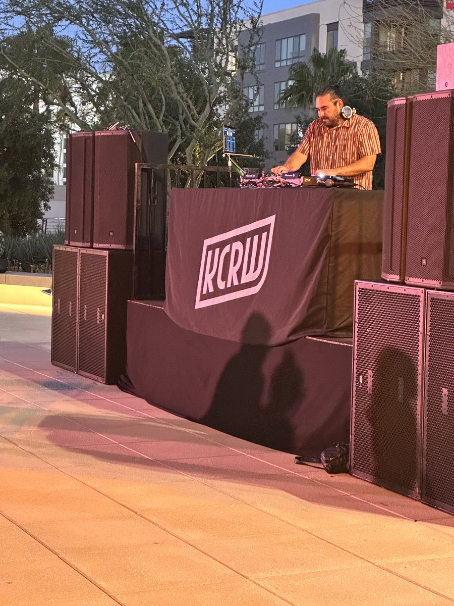 ⁦@dj_josegalvan⁩ Spinning tunes at OCMA in the OC for ⁦@kcrw⁩ summer nights. #FunTimes # Music #KCRW (cc: ⁦@stefanbell⁩)