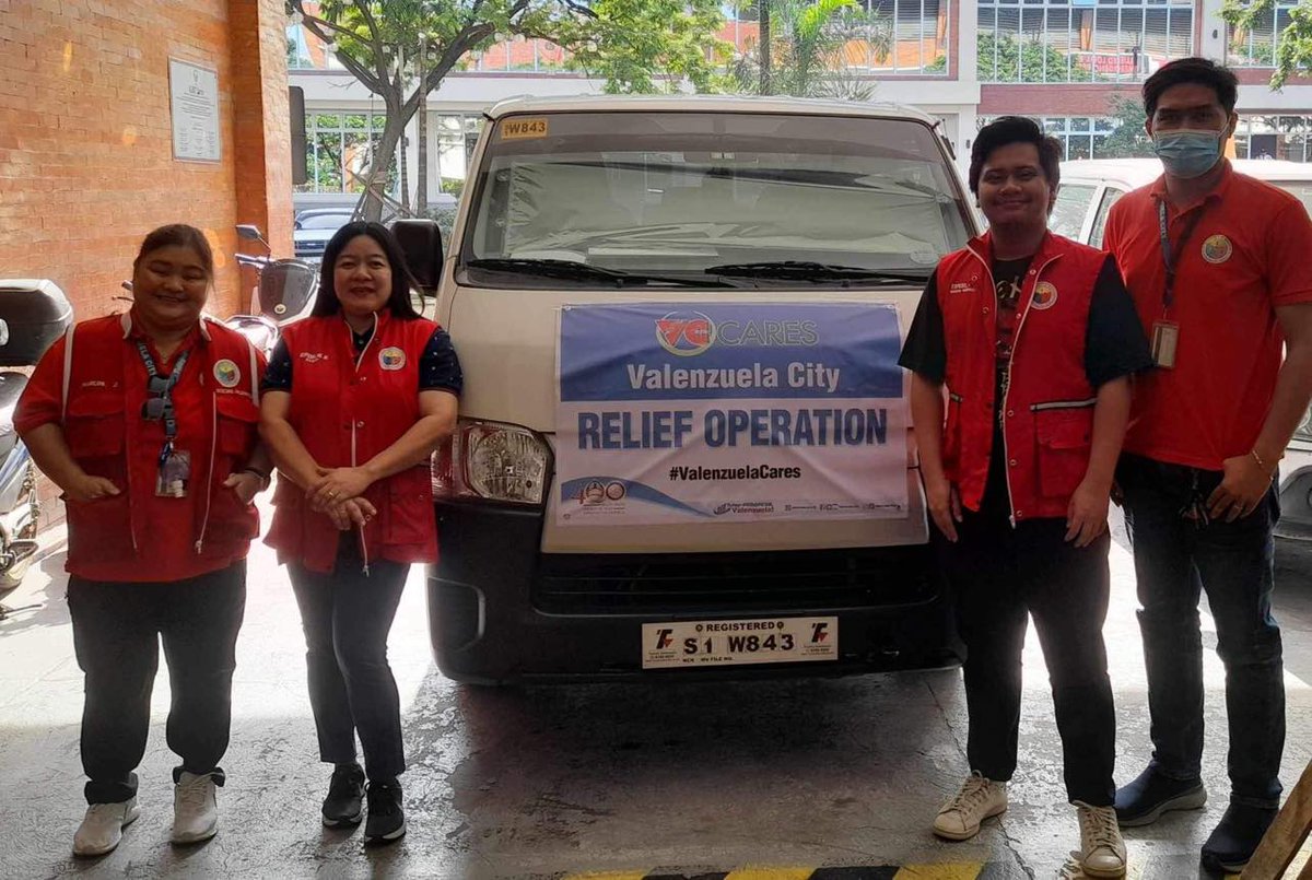 valenzuelacity's tweet photo. #PamilyangValenzuelano, always ready to help!
#HappeningNow: The #VCCares team, led by Senator WIN Gatchalian, arrives in the Province of Pangasinan to turn over Valenzuela City's assistance to municipalities and cities affected by #EgayPH, August 12, 2023. https://t.co/XM8airfflx