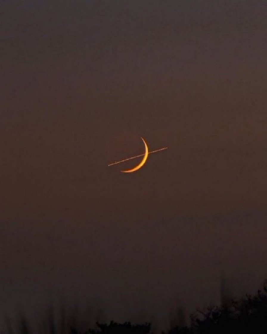 M1ONLOVER's tweet photo. Share your moon photo in your gallery. https://t.co/r12pur0AE5