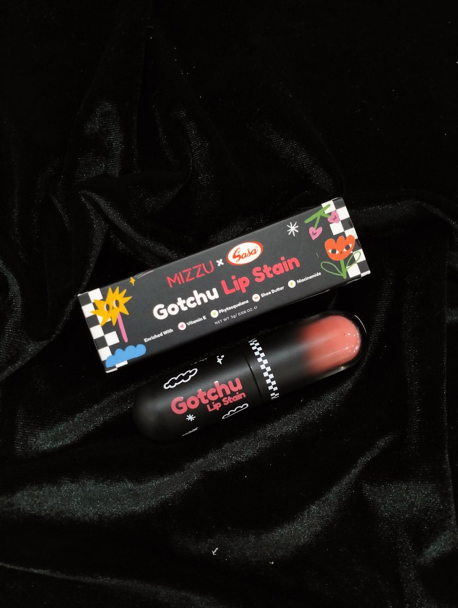 _Mayychn's tweet photo. Hai haii aku nemu Lip Stain yang warnanya bagus bgt wehh. Kalo pake Lip Stain ini wajah jadi lebih cerah dan kelihatan lebih pop up wehh. Gotchu Lip Stain by Mizzu x Sasa, unik yaa xixii @mizzucosmetics @sasa_melezatkan
#MizzuxSasa
#Mizzucosmetics https://t.co/9uTFMKJ67j