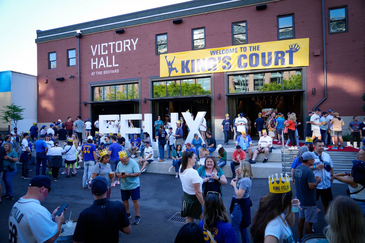 TMobilePark's tweet photo. King's Court at Victory Hall was buzzing before the game, and @RealKingFelix even made an appearance!

Stop by again before tomorrow's game to enjoy food &amp; drink specials, giveaways, a costume contest and more, all getting started at 3:30 p.m.! #HappyFélixWeekend https://t.co/Hly78qJvJd