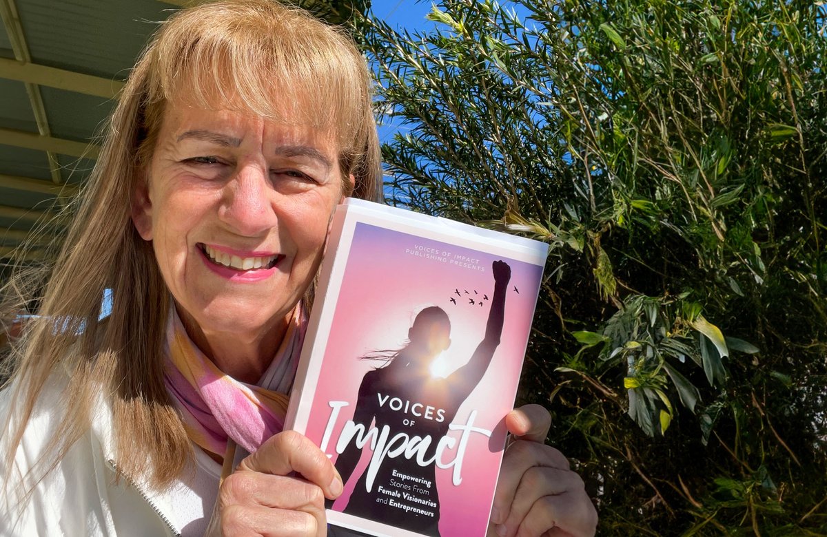 Donna-Lee Wynen, known for hockey, debuts as an author in 'Voices of Impact.' Her story 'showing up' is a personal journey through challenges & triumphs. Top seller on Amazon! Details: barriertruth.com.au/hockey-star-tu… 

📚 #DonnaLeeWynen #VoicesOfImpact