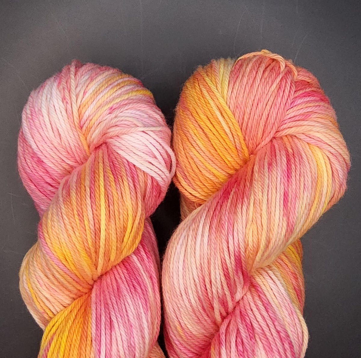 YarnsWild's tweet image. Awesome! Amazing! Our latest arrival. Hand Dyed Yarn - Early Sun - 100% Organic Cotton DK Yarn at $16.00. 
etsy.com/listing/152577…
#PinkAndYellow #BrightColors