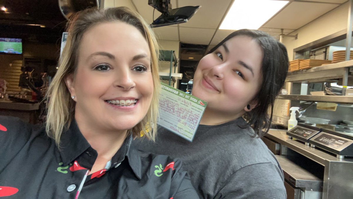Anette Miller (@anettebowring) on Twitter photo ATL time!
#chilislove#atl#bringingguestsback
<a href="/SavoieRay/">ray savoie</a> <a href="/StephanieOdom76/">Stephanie Odom</a> <a href="/Tee_Triggs/">TeeTee Triggs</a> <a href="/taryn_mahaffey/">Taryn Mahaffey</a> ATL time!
#chilislove#atl#bringingguestsback
<a href="/SavoieRay/">ray savoie</a> <a href="/StephanieOdom76/">Stephanie Odom</a> <a href="/Tee_Triggs/">TeeTee Triggs</a> <a href="/taryn_mahaffey/">Taryn Mahaffey</a>
