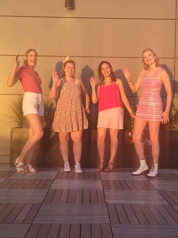 SamiAnderson96's tweet photo. Barbie night ✨✨✨✨✨✨ https://t.co/v7K0zul1JE