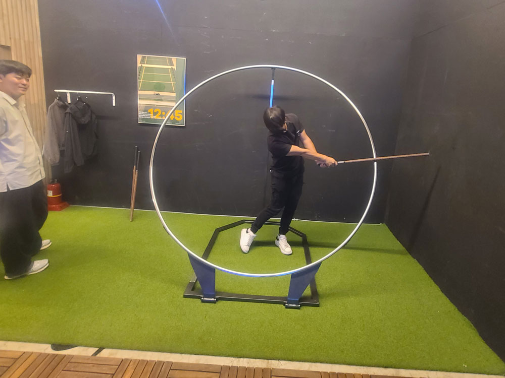 Proswing_Inc's tweet image. 거제 #스마트골프아카데미 레슨룸 설치로 1:1집중레슨^^ #레슨용골프기구 #프로스윙플레인 설치
proswing.kr
고객센터: 1899-6637
#골프레슨기구 제조 (주)프로스윙
#골프스윙교정 #골프자세교정 #골프궤도교정 #드라이버스윙교정 #아이언스윙교정 #드라이버스윙각도 #아이언스윙각도