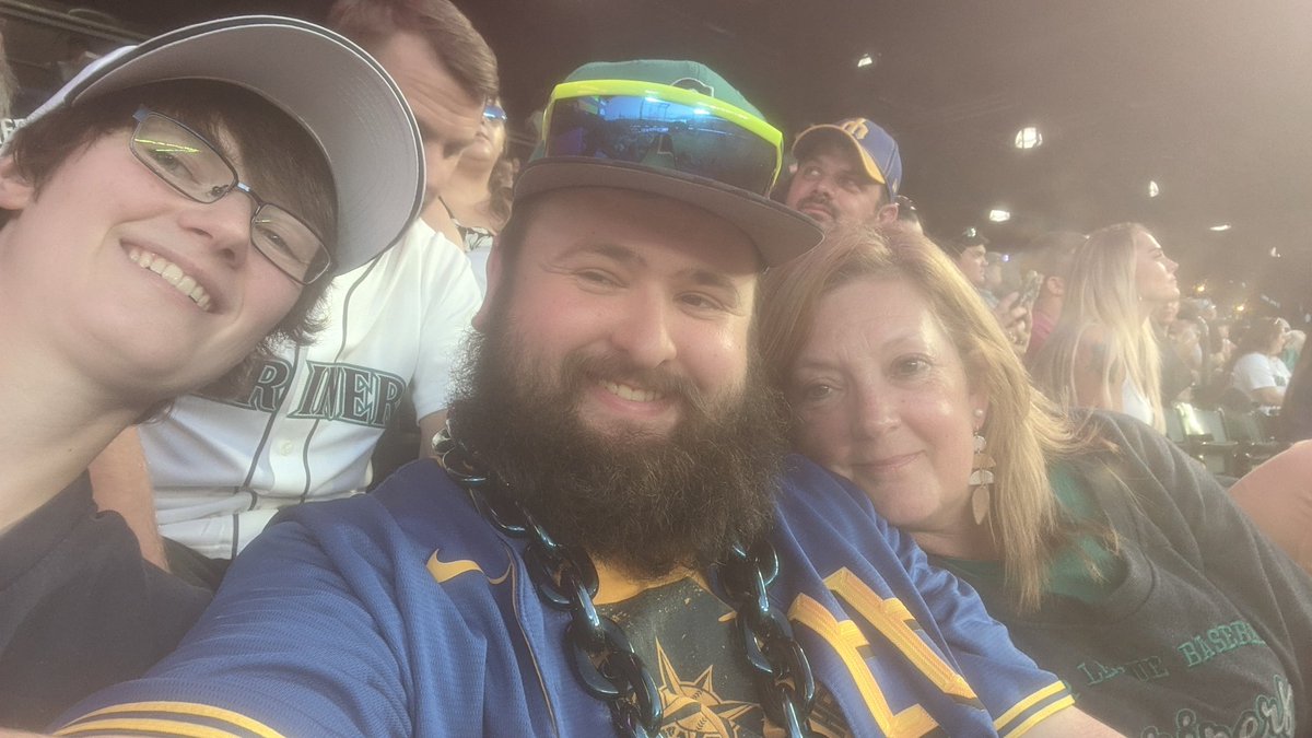 LemsTravie's tweet photo. #WhereIRoot #GoNers Ms game #felixweekend @Mariners ty France dinger baby!!!!! @ROOTSPORTS_NW @AngieMentink @JenTalksSports https://t.co/DFkJBEx3qj