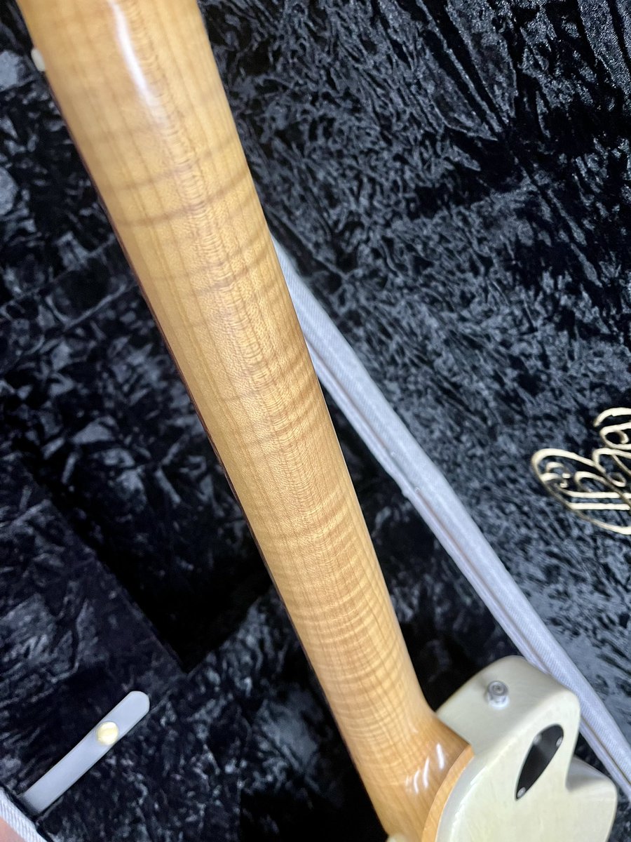 apollonmusic's tweet photo. 【新潟店】
#PatrickJamesEggle Macon Juniorが中古で入荷!
見た目の美しさだけでなく、優れた演奏性と音色を持つギターを製造することを目指しているPJE。
プレイアビリティの高さ、そして1度音を出せば「おっ!」となるサウンド。まさに極上の1本です。
https://t.co/6vgNBw9ww8 https://t.co/egvkEBSrnH