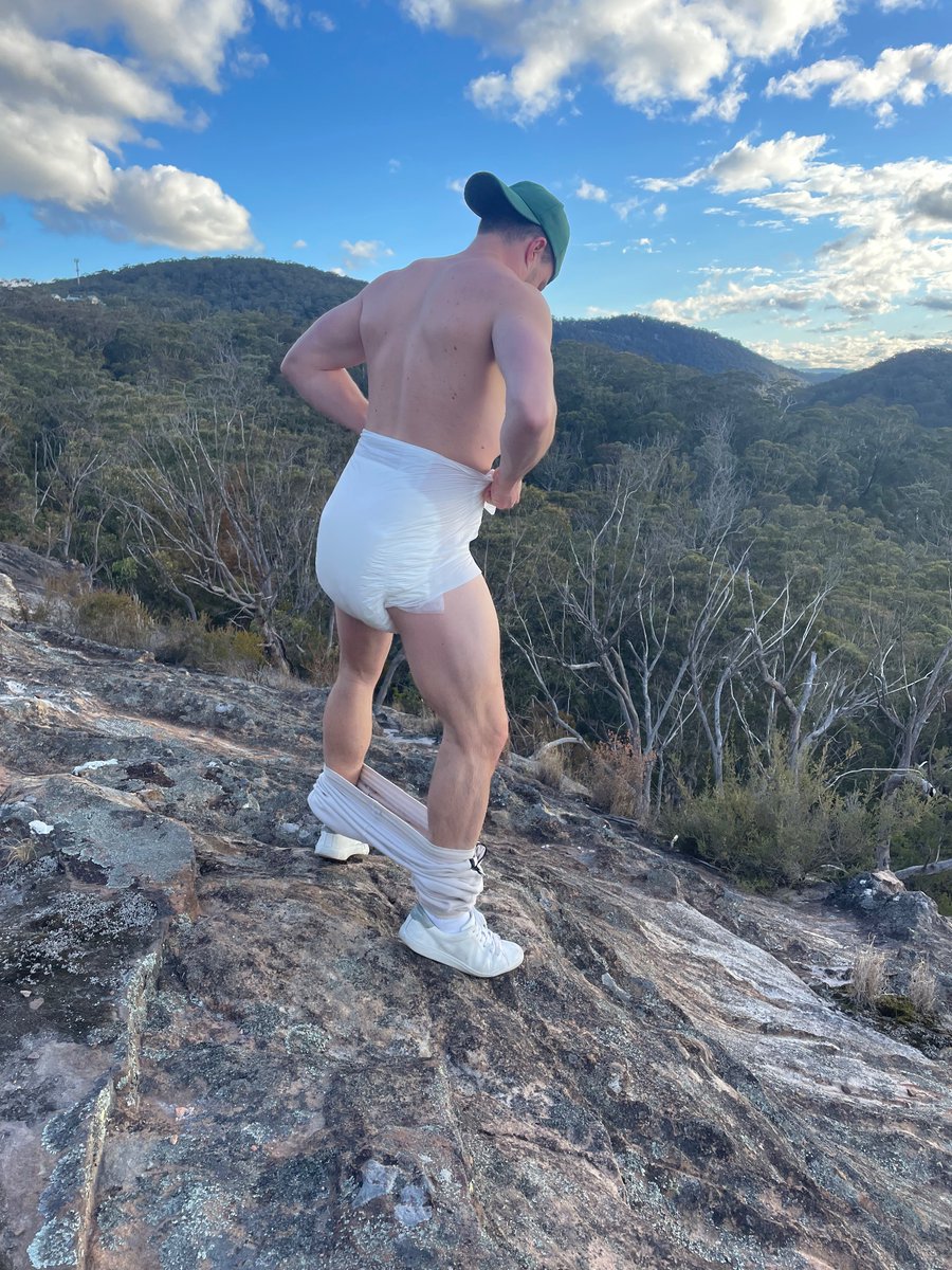 SydneyboyDL tweet media