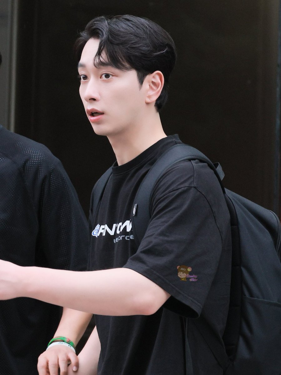 dazzlingbear211's tweet photo. 【230812💜PHOTO】

230811 KBS 홍김동전 촬영 퇴근

#2PM #황찬성 #찬성 #Chansung #チャンソン 
#HwangChansung 
#엘줄라이엔터테인먼트 #ljulyent https://t.co/wmfGfZnGwr