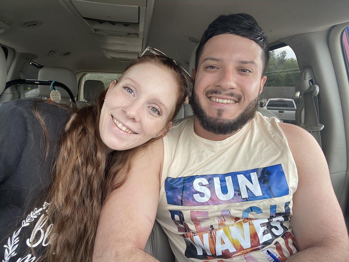 JustifiablyJenn's tweet photo. my high school sweetheart 🥹 married this march- coming up on 7 years together with 2 kids. he’s the only person who knows whether i want a dr pepper or coffee. he fills my water bottle with just the right amount of ice and always asks to help dye the back of my hair. my 5ever💛 https://t.co/yR5pGJvCkn