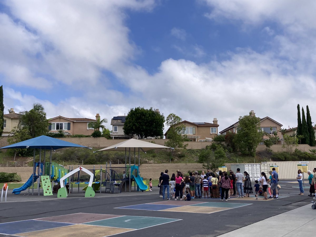 New families enjoy touring Sycamore Ridge alongside staff, student ambassadors, DMSEF and PTA parent representatives. 
We are excited to welcome all stallions on Monday morning! 
#sycridge #dmusd #DMSEF #sycridgepta #newfamilytour