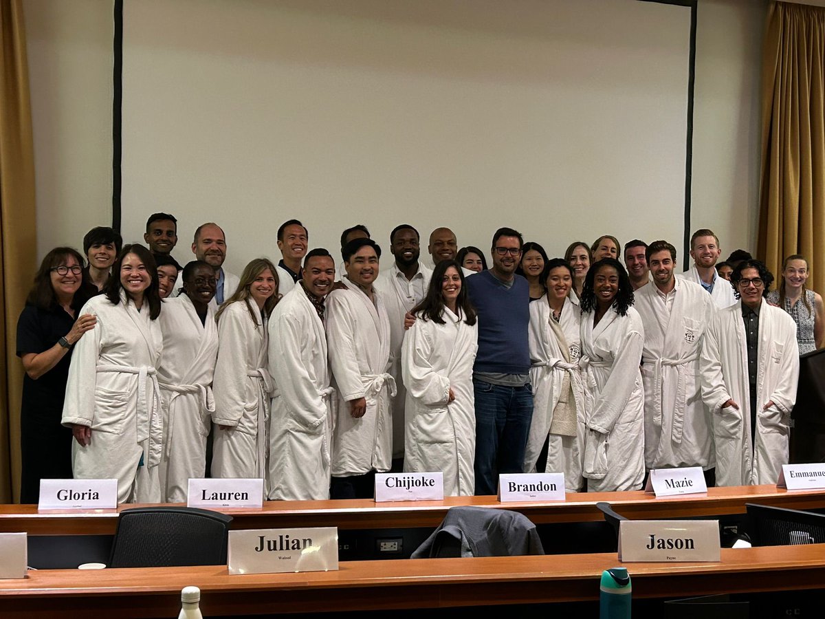joanhowMD's tweet photo. Such a blast making #academicbestfriends at #ASHCRTI - thank you codirectors Wendy and Jeff and Group 7! @lucianocosta_t @MazieTsangMD @adsouza_md @Shashankcingam Jacqueline, Adam, Rusha, and Susan! https://t.co/X25T3jfiKJ