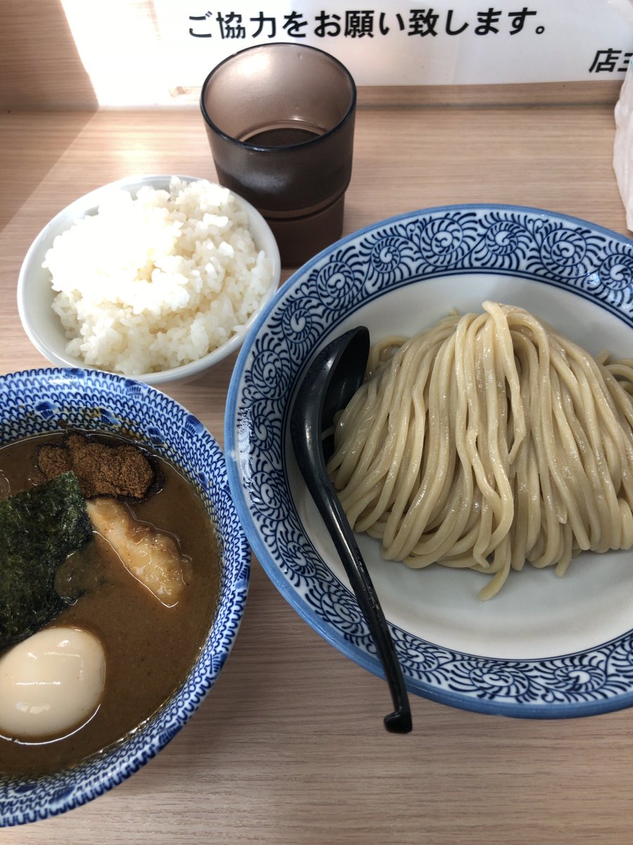 mon_unitedsmsgr's tweet image. 本日、蒲田にて。

懐かしいのか、思いのほか早くね？って感じなのか。
素晴らしいメンツです。

なんにせよ、いいライブ見せます。
セミユナ！2番手18:40~

DMにて直前でも予約可。
よろしくお願いします🦙 ̖́-