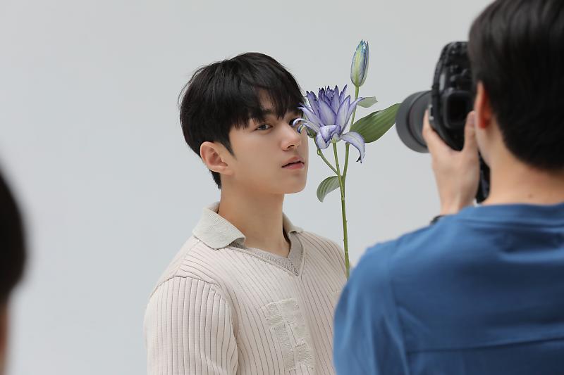 ifntvisual_'s tweet photo. myungsoo being top visual even after 13 years of debut https://t.co/Y0NQvbbOpw