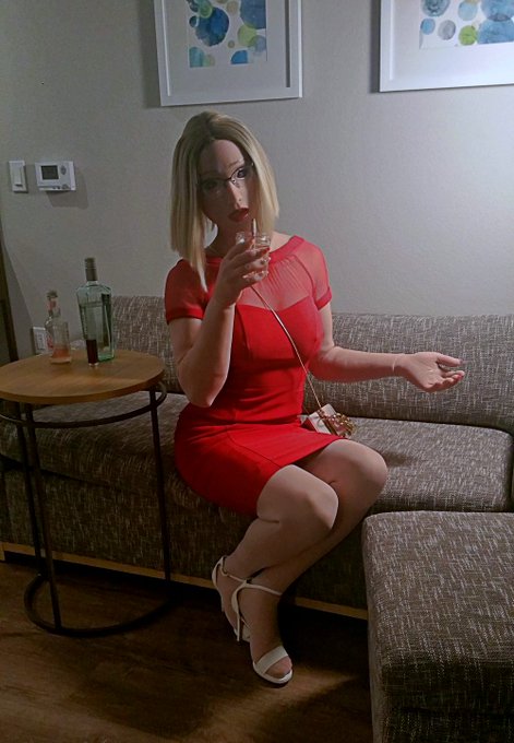 Cocktail hour? Red dress game ON! 💃🍸 Unleash the sizzle and turn heads, darlings! #RedHotChic #CocktailGlam<a href="/tag/redhotchic"class="tags"><span>#redhotchic</span></a><a href="/tag/cocktailglam"class="tags"><span>#cocktailglam</span></a>