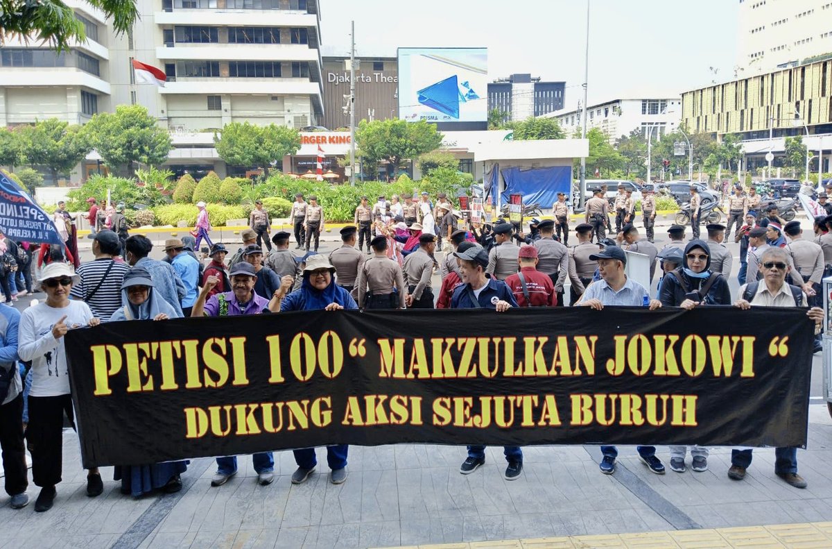 RamliRizal's tweet photo. Akhirnya semua yg keterlaluan harus diakhiri ! Keterlaluan tidak pro-rakyat, keterlaluan pro-oligarki. Tampang ndeso, hatinya untuk oligarki. Pak Harto otoriter, tapi masih ada hati untuk rakyat &amp; petani: SD Inpres, Puskesmas, Pasar Inpres, Subsidi Pupuk. https://t.co/1Uk9pNa4oT