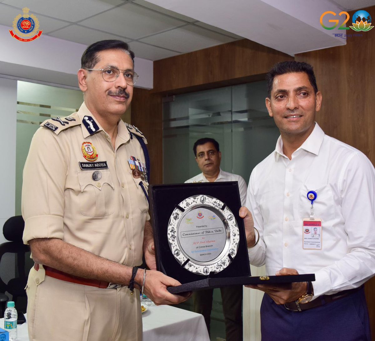 To encourage the 'Nasha Mukt Bharat', the <a href="/CrimeBranchDP/">Crime Branch Delhi Police</a> unveiled graffiti depicting 'Addiction Cycle' at the DCP Office, Anti-Narcotics Task Force, Daryaganj that portrays the positive life after overcoming addiction. It also includes a selfie spot for promoting #DrugAwareness