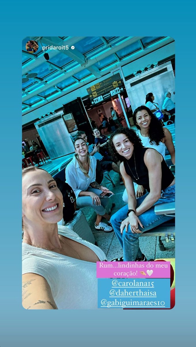 centralcarol15's tweet photo. A turminha que a gente gosta!

Carol via Instagram stories 📷❤️ https://t.co/dJAfj6Ni2v