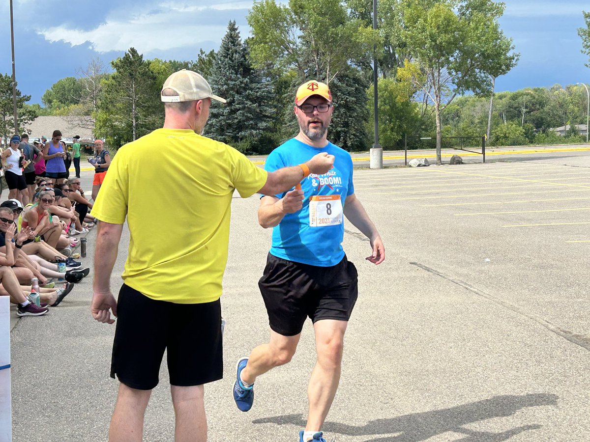 ragnarupdates's tweet photo. Van #2 working the slap bracelet technique. https://t.co/KDJV5fk1ga