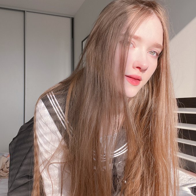 Sun in the face, heh ☀️ https://t.co/BoSx5VKftB