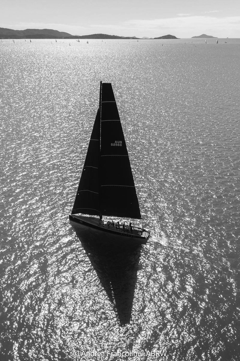 Afrancolini's tweet photo. Sailing Gods' wit shines—yesterday's ease, today's playful winds and jacuzzi waves. Opting for this paradise over office's neon glow and air-con monotony any time! 🌊☀️ #SailingMagic @airlie_raceweek https://t.co/6eIzGo7UDb