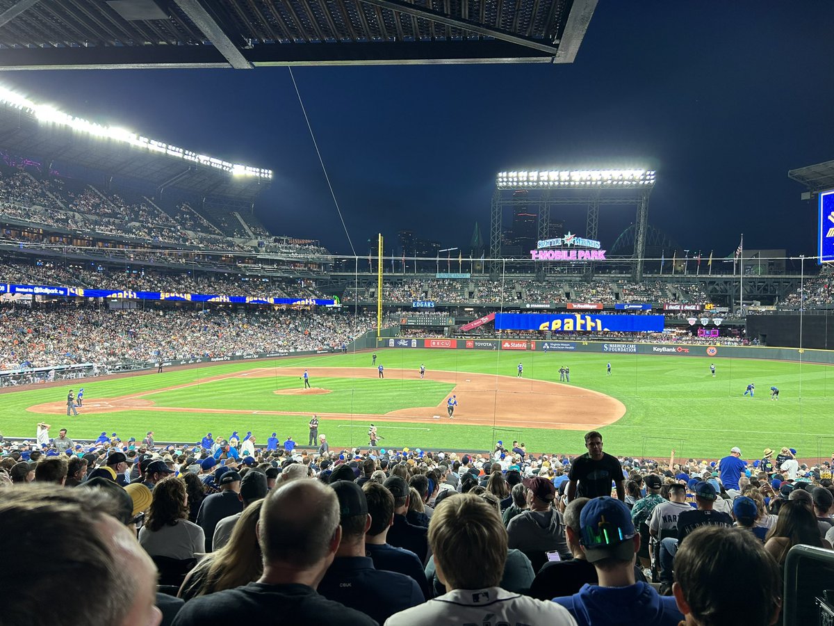 Love this ballpark <a href="/Mariners/">Seattle Mariners</a> <a href="/TMobilePark/">T-Mobile Park</a> #HappyFelixWeekend #SEA #Mariners #SeaUsRise