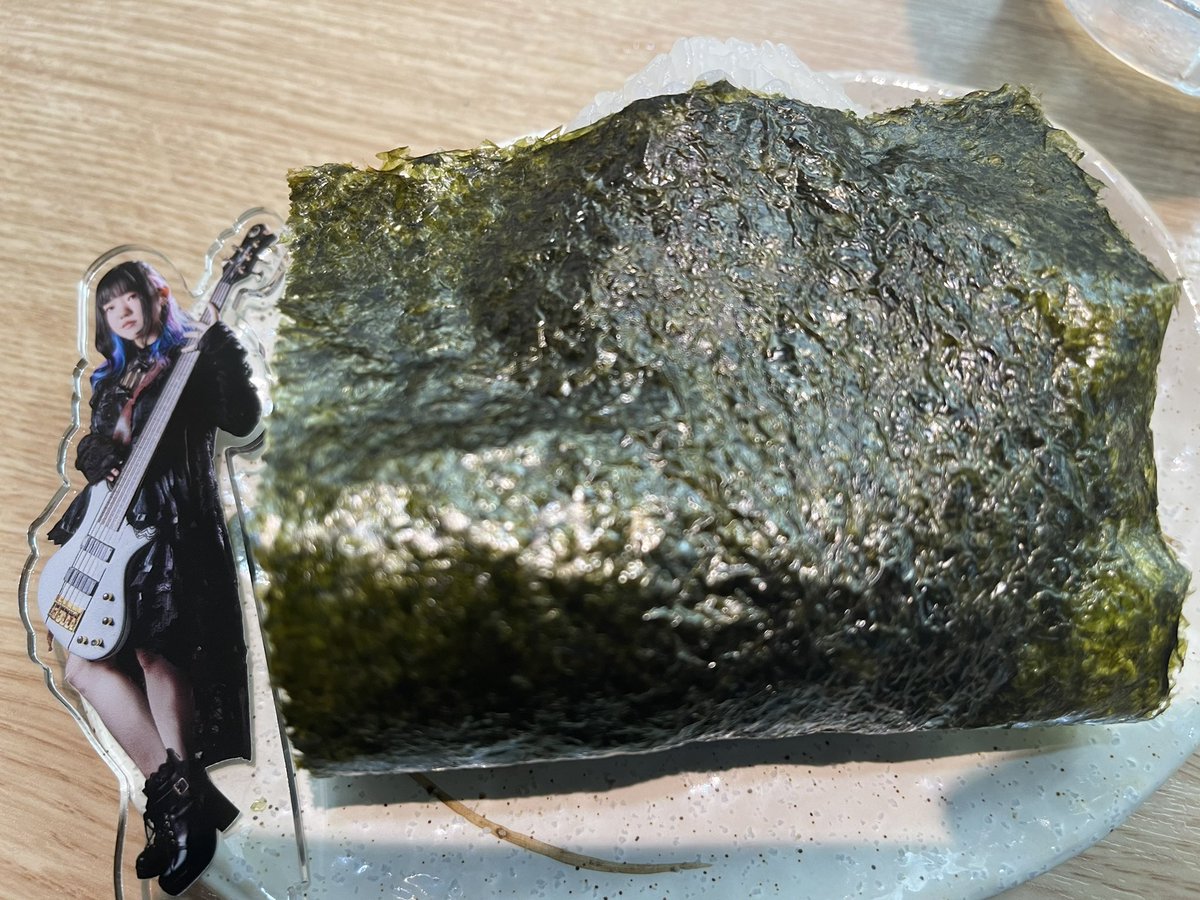 HTorii_2021's tweet image. おにぎりまーさ

#誰も顔の輪郭とか言ってないよ
#Marsa
#ArkRoyal