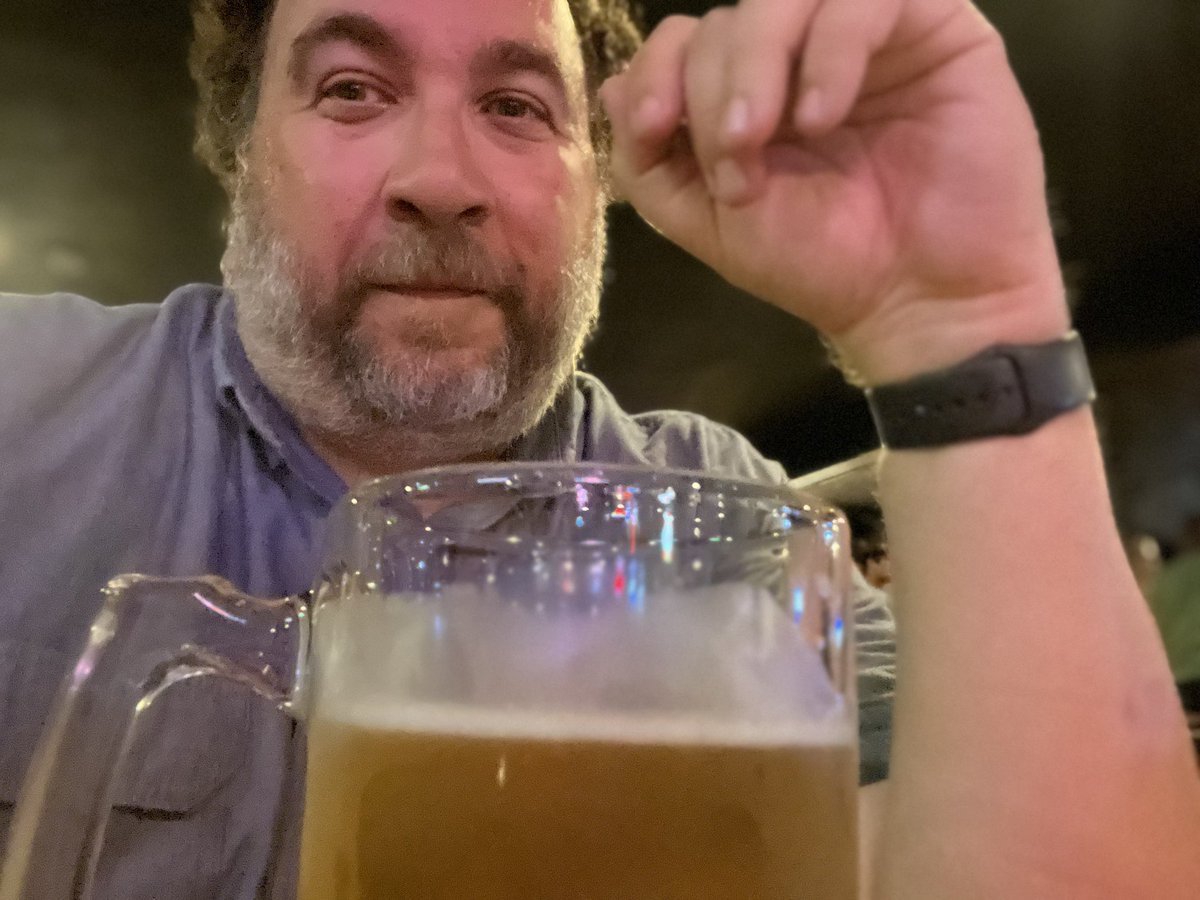 DorkusRob's tweet photo. Out with some teacher friends at the Western Country Bar #BeenALongTime 🤣🤣🤣 https://t.co/lNb1sS823r