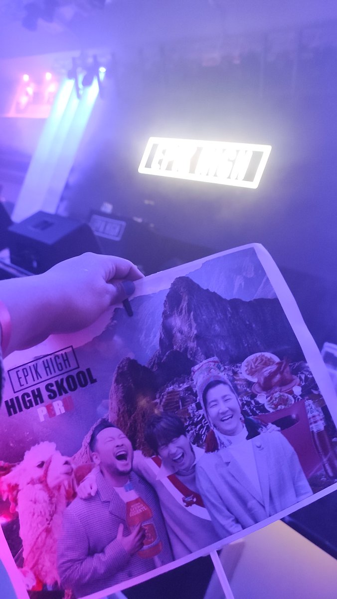 glimpseofalice's tweet photo. estoy tan feliz por esta noche,  Today has been the hottest night, thanks for making me happy for one night, I hope you come back #EpikHighInPeru #EpikHigh #AllTimeHighTourInPeru @blobyblo @realmithrajin @Tukutz81 https://t.co/b327xBqXcm