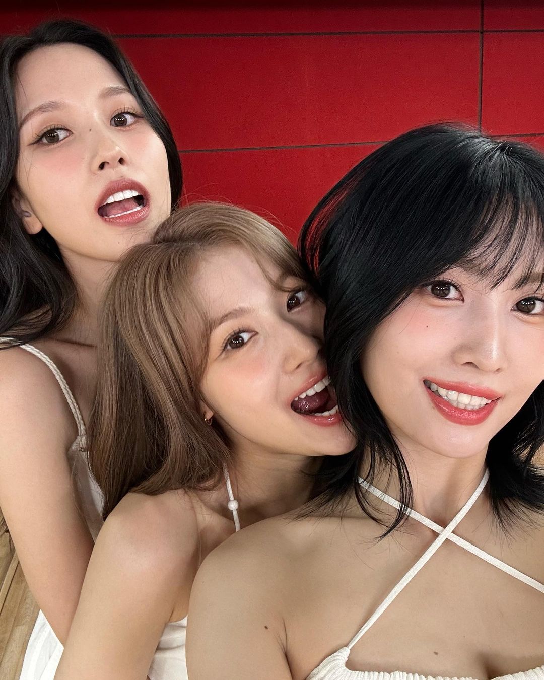 Rocio az X-en: „📷 Actualización de Momo (@momo) en Instagram: 🌝🌝🌝  TWICE 트와이스 @JYPETWICE t.coiNX3fewsvl”  X