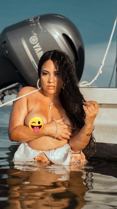I like to go topless at the beach 😏! Maybe even nude but that&rsquo;s all on my onlyfans 🫶🤷🏻&zwj;♀️😏! https://t<a href="/tag/florida"class="tags"><span>#florida</span></a><a href="/tag/tampa"class="tags"><span>#tampa</span></a><a href="/tag/stripper"class="tags"><span>#stripper</span></a>