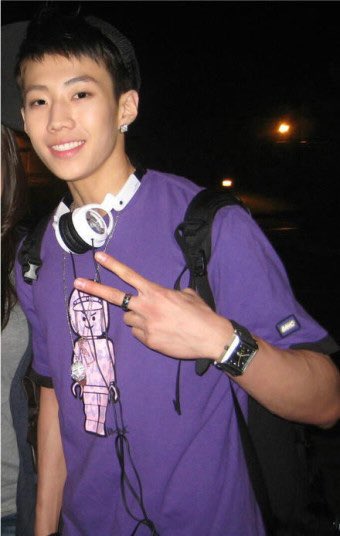 Hirahh06's tweet photo. This was Jay Parkโs Justin Bieber era idc
#Jwalk #Jrun #Jfly #jwalkerz https://t.co/kJZxBuQuZu
