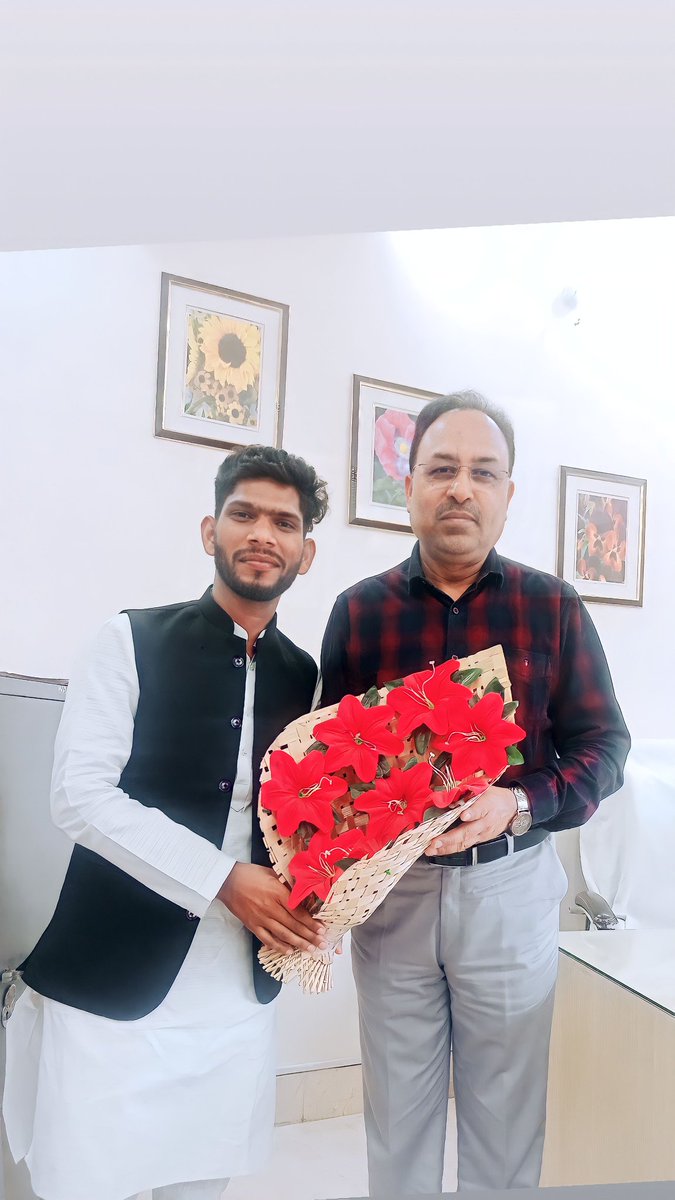 RashidEngineer5's tweet photo. बेमिसाल शख्सियत के मालिक बेहतरीन शायर CA To ADG 1090 के जनाब  *मुहम्मद अली साहिल* सर को *यौमे पैदाइश की पुरखुलूस मुबारकबाद* अल्लाह आप को सलामत रखें। @mohd_ali_sahil जी https://t.co/TSeGn0Fb1s