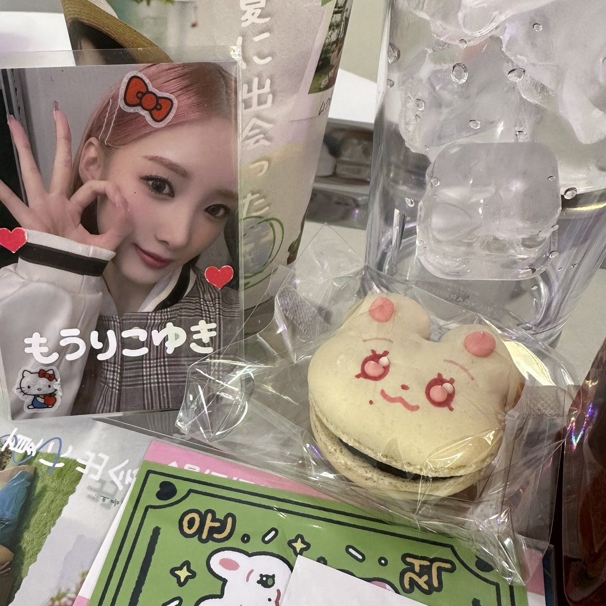 llilililliille's tweet photo. 아이참 유진 언니의 생일만을 위해 달려왔는데 마카롱이 더 맛있어서 정말 미치겠다~ 케플러 최유진씨 생일축하합니다 잘 구경하고 갑니다 🫶🏻

#지니를_만난건_행운인걸 https://t.co/UF4LOETOJ8
