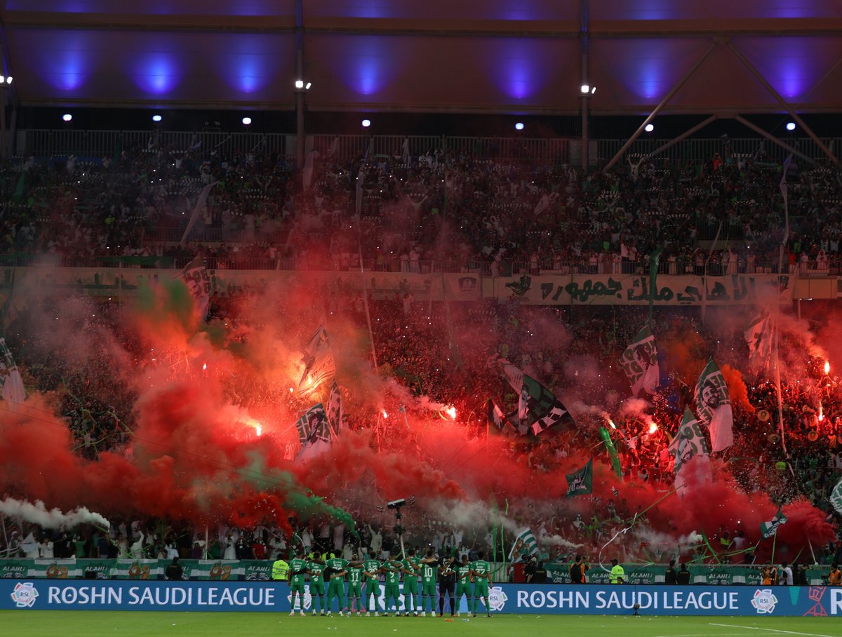 _JMcAuley's tweet photo. After summer dominated by Benzema, Messi, Mbappe &amp; countless other star names, the super-charged #SaudiProLeague kicked off last night.

Just as planned, Firmino, Mahrez &amp; Saint-Maximin took centre stage. Al Ahli fans superb. The scene in Jeddah: https://t.co/50REhvF6Hx #AHLIFC https://t.co/xJAdLz0PTC