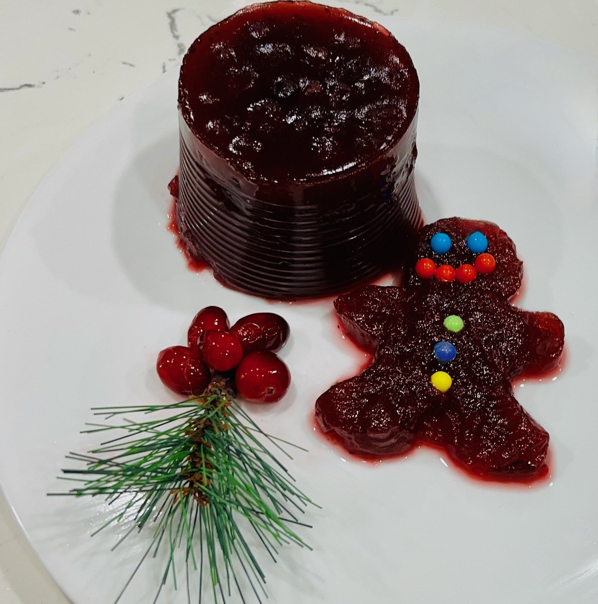 GottaBeCrazy2's tweet photo. Happy #NationalCranberryRelishDay!
#CranberryRelishDay
#RogueMasHunt2022 #Item36 Cranberry Man: The Gingerbread Man may be able to run, run, as fast as he can, but your new creation cranberry walk. That's because he is made of cranberry sauce. #CranberryMan #TeamGottaBeCrazy https://t.co/MYmvZtfNBH