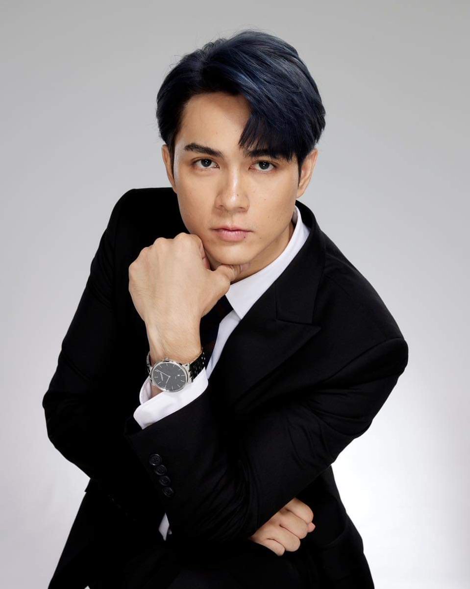 nackcharliefc's tweet photo. ประธานชาลีเลือก #TERICH เซรั่ม
#terich
#TERICHSERUM
#TerichC21
#charliepotjes
#แน็กชาลี
#แน็กชาลีตอนหล่อ
#nackcharliefc https://t.co/s8ucKUCLvF