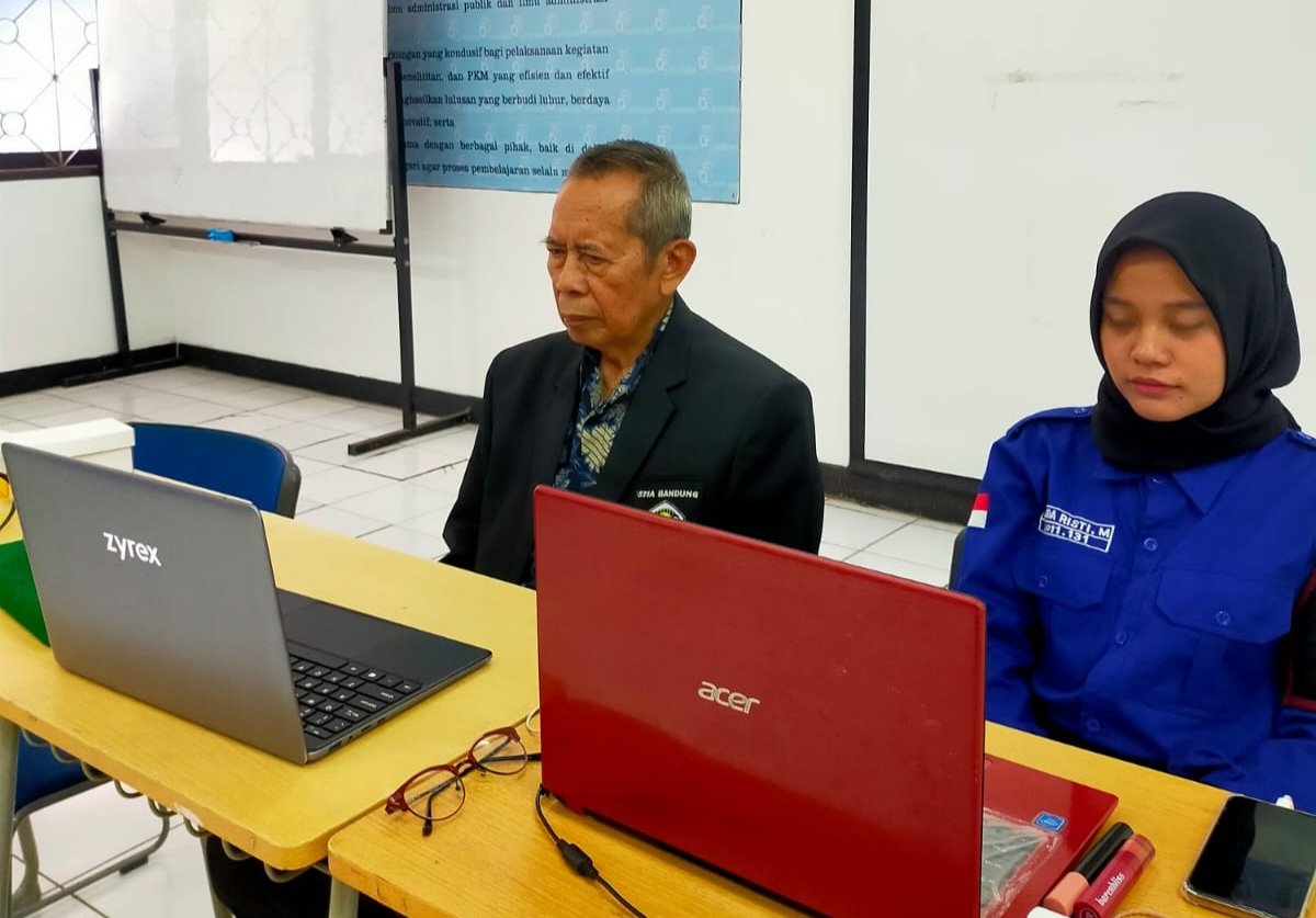 bes72sahromi's tweet photo. Membuka Acara Musyawarah Besar (Mubes), Himpunan Mahasiswa Prodi Administrasi Publik, Sabtu 12 Agustus 2023
=======
#sahromi #Stiab #stiabandung #bandung #kotabandung #sumedang #subang #hutri #mubes #musyawarah https://t.co/R1KJHP1NgL