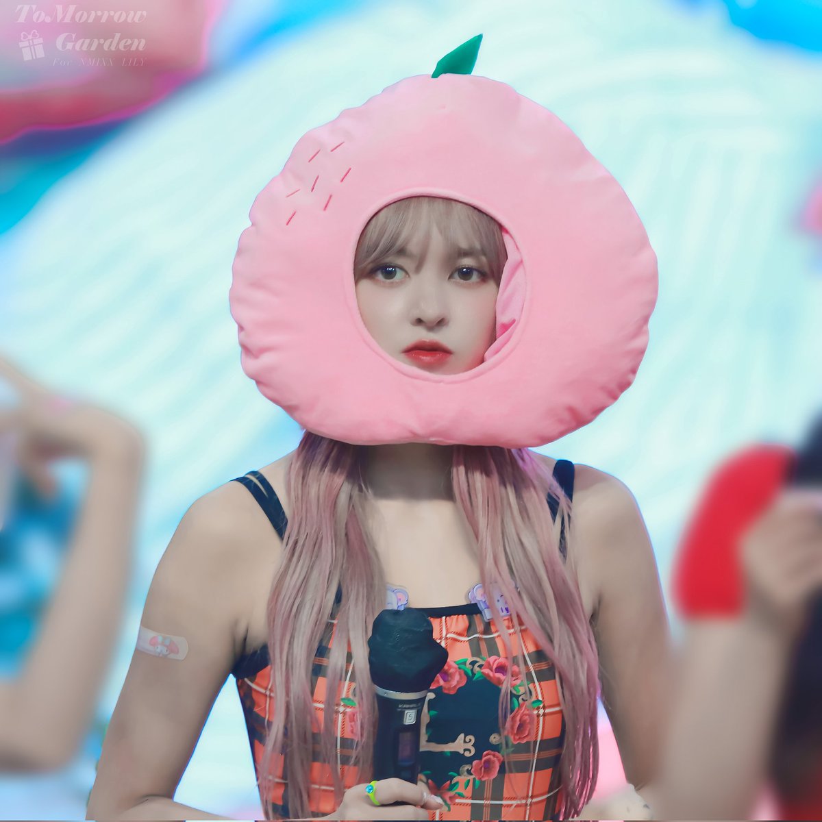 LilyM_CNGarden's tweet photo. 230715 HD

The most delicious peach in the world😋😋😋😋

#NMIXX #엔믹스 
#LILY #릴리 https://t.co/pXTT6s7Qha