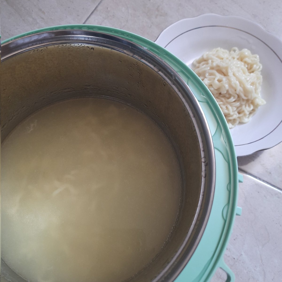 first time masak mie pake ricecooker WKAKWKWKKW lucu bgt