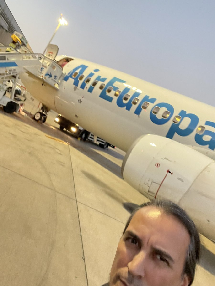 ExpertoCapilar's tweet photo. En el Tour 2023 World Trichology Conference #Tricología y #TricologosCertificados de todo el Mundo.  Hermosa #Madrid aquí  estamos unas horas en camino a #Londres. #trichologist #TricologoCertificado #CertifiedTrichologist #CabelloySalud #AsociacionArgentinaDeTricologia #aatri https://t.co/mCzXgkMNSr