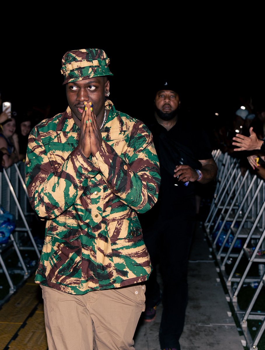 itskonsworld's tweet photo. @lilyachty remember this fit? https://t.co/uQwcnt3cjA