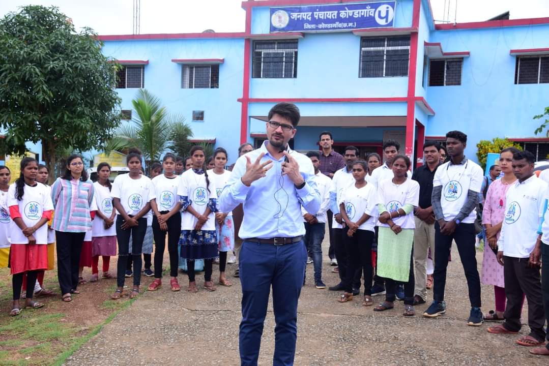 🌟Celebrating the spirit of change in @KondagaonDist! Happy #InternationalYouthDay to the inspiring #KondanarChamps volunteer under leadership of @DeepakSoni_1! 🌍Your dedication & commitment are shaping a brighter future for community. Keep igniting positive transformations!✨