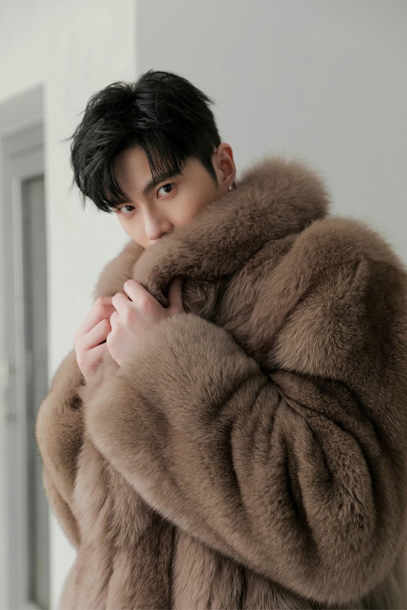 feissifur's tweet photo. Men's Fox Fur Coat
#feissifur #mensfashion #mensfur #mensfurcoat #mensfurjacket #real #realfur #furcoat #furjacket #foxfur #foxfurcoat #foxfurjacket #realfoxfur #realfoxfurcoat #realfoxfurjacket https://t.co/7eOWsAKhqL